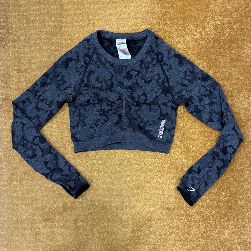Gymshark Women's Black Camo Crop Top. Size: M